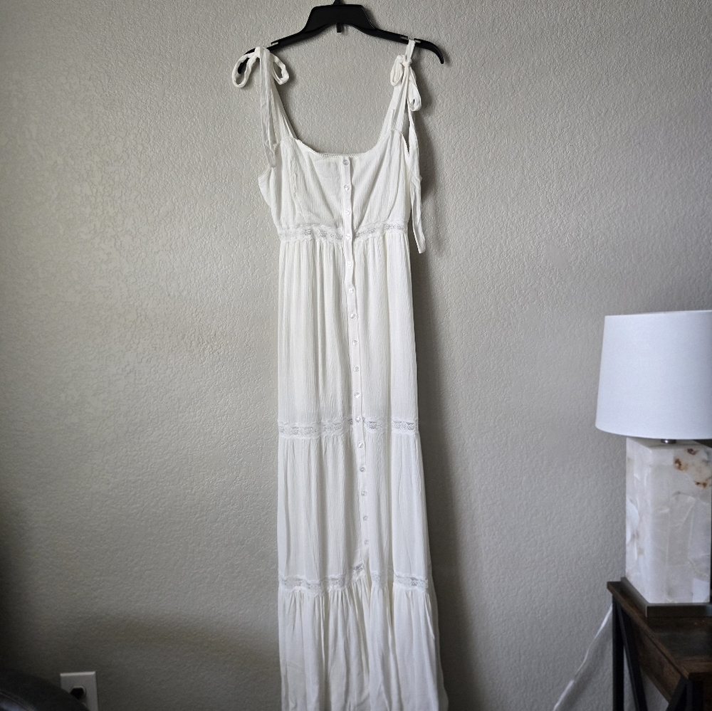 Elegant Bohemian Country Laced White Maxi Dress - Picture 2 of 14